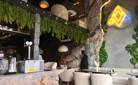 Арендовать Просторный двухуровневый зал для мероприятий