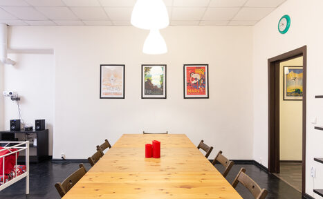 Арендовать Большая квартира с видом на Невский