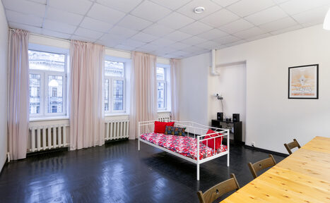 Арендовать Большая квартира с видом на Невский