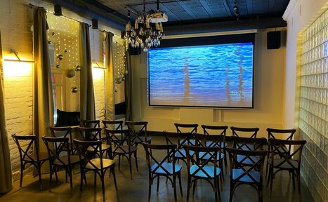 Арендовать Boutique Hotel Помещение с большими окнами