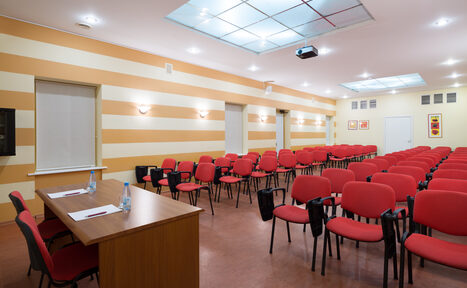 Арендовать Отель Октябрьская