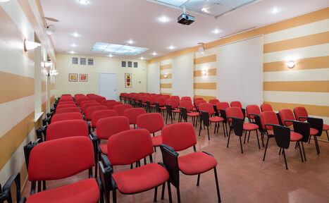 Арендовать Отель Октябрьская