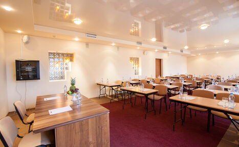 Арендовать Отель Октябрьская