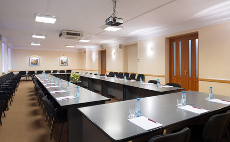 Арендовать Отель Октябрьская 