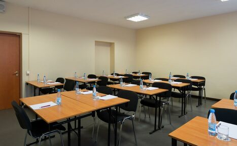 Арендовать Отель Октябрьская