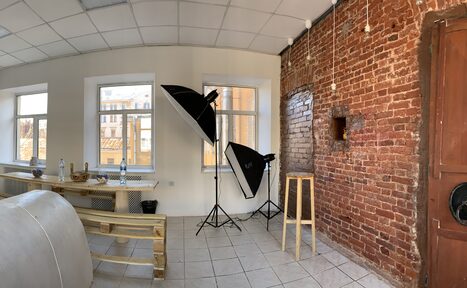 Арендовать Небольшая трехэтажная площадка