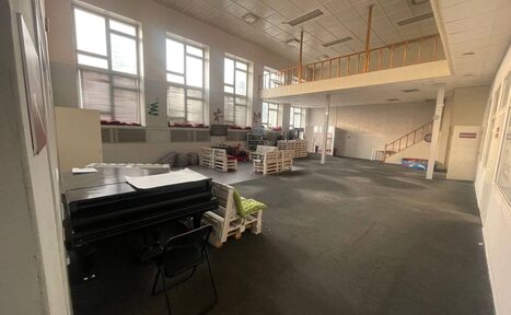 Арендовать Светлое двухуровневое пространство