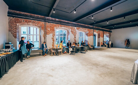 Арендовать Просторный лофт с отдельным входом