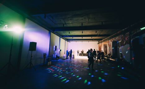 Арендовать Просторный лофт с отдельным входом