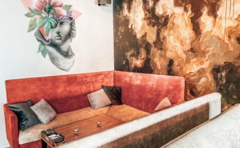 Арендовать Rehab Lounge