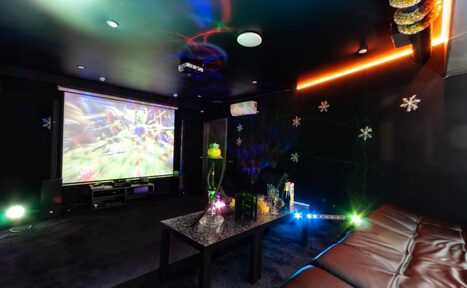 Арендовать Лофт Friends Hall Харизма Hall №2