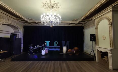 Арендовать J&M School