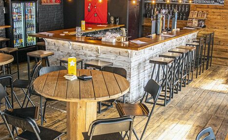 Арендовать Крафт Бар 69 Pints.Комфортабельный бар под закрытие в центре