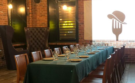 Арендовать Bistro food. Лофт с черным потолком 