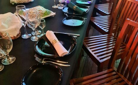 Арендовать Bistro food. Лофт с черным потолком 