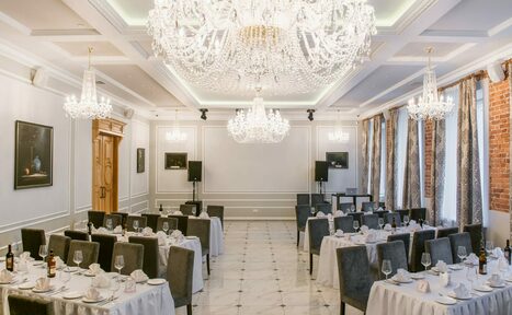 Арендовать Банкетный зал в классическом стиле при отеле
