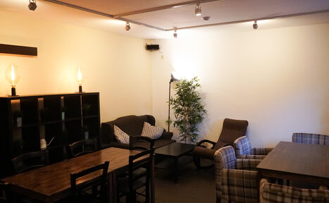 Арендовать Светлый зал в тайм-кофейне