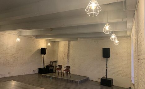 Арендовать Красая Баронесса Стилизованный лофт на набережной