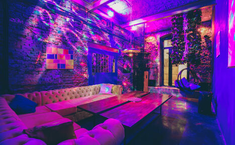 Арендовать Дизайнерский лофт с выходом во внутренний дворик