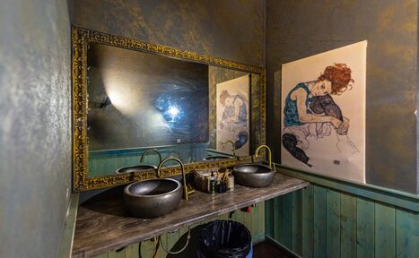 Арендовать Светлая площадка с панорамными окнами