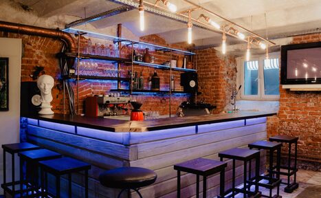 Арендовать Лофт с витражными окнами