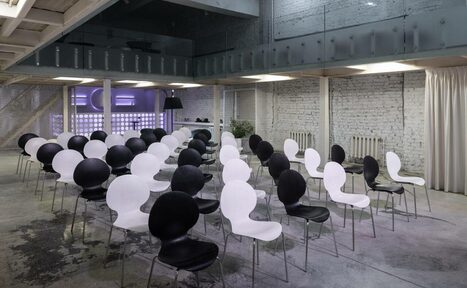 Арендовать Белый лофт с галереей-балконом и верандой