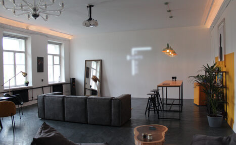 Арендовать 4SaintsPlace (4СейнтсПлейс). Авторский лофт с видом на реку