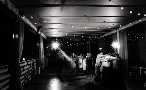 Арендовать DISTRICT27 Открытая веранда в парке