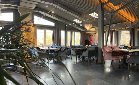 Арендовать Просторный бар под закрытие для ваших мероприятий 