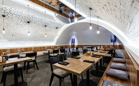 Арендовать Белый лофт в центре Москвы