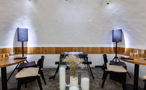 Арендовать Белый лофт в центре Москвы