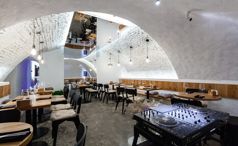 Арендовать Белый лофт в центре Москвы