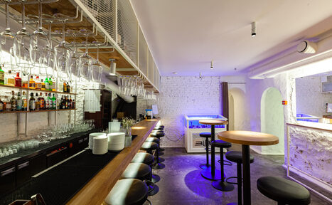 Арендовать Светлый лофт с барной зоной