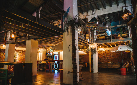 Арендовать Двухуровневый лофт в гавайском стиле с верандой