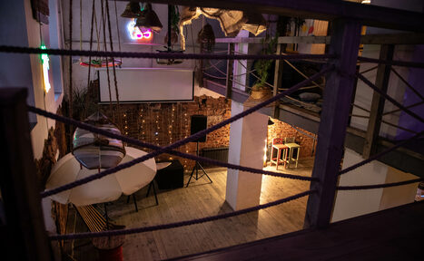 Арендовать Двухуровневый лофт в гавайском стиле с верандой