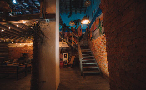 Арендовать Двухуровневый лофт в гавайском стиле с верандой