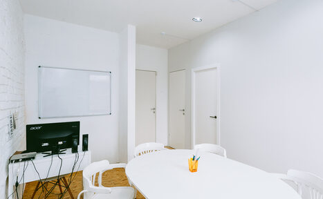 Арендовать Переговорная с маркерной доской