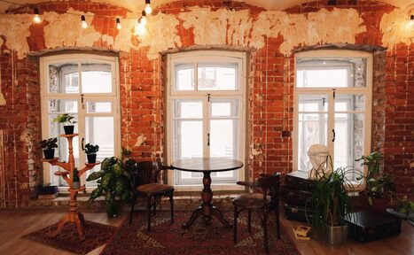 Арендовать Просторный лофт из красного кирпича 