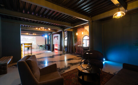 Арендовать Стилизованный двухэтажный лофт