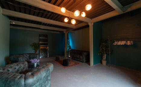 Арендовать Стилизованный двухэтажный лофт