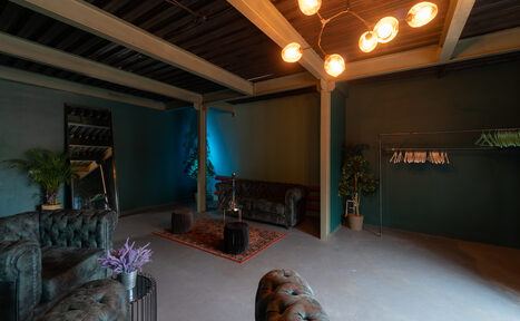 Арендовать Стилизованный двухэтажный лофт