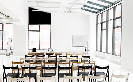 Арендовать Prostranstvo. Белый лофт для фотосессий и видеосъёмок