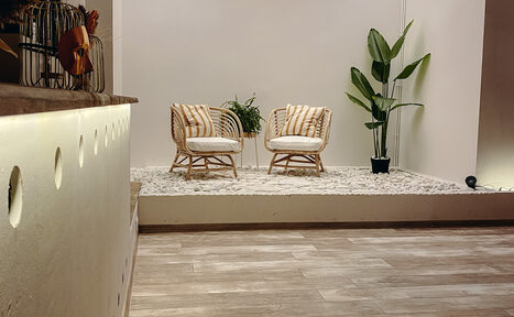 Арендовать East Side Studio. Светлый двухуровневый лофт