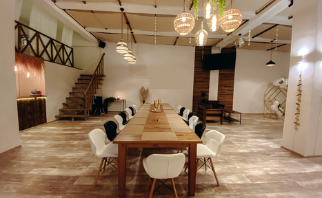 Арендовать East Side Studio. Светлый двухуровневый лофт