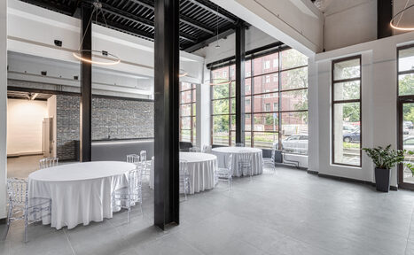 Арендовать Просторный белый лофт для различных мероприятий 