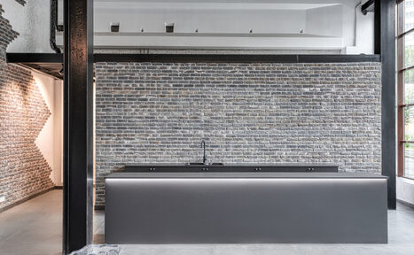 Арендовать Просторный белый лофт для различных мероприятий 