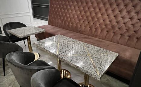 Арендовать Acqualina Apartments Просторный зал при отеле 