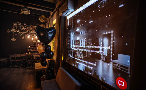 Арендовать Rii Lee Loft. Стилизованный лофт с качелями