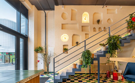 Арендовать Атмосферное пространство с цветами