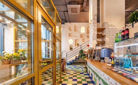 Арендовать Атмосферное пространство с цветами